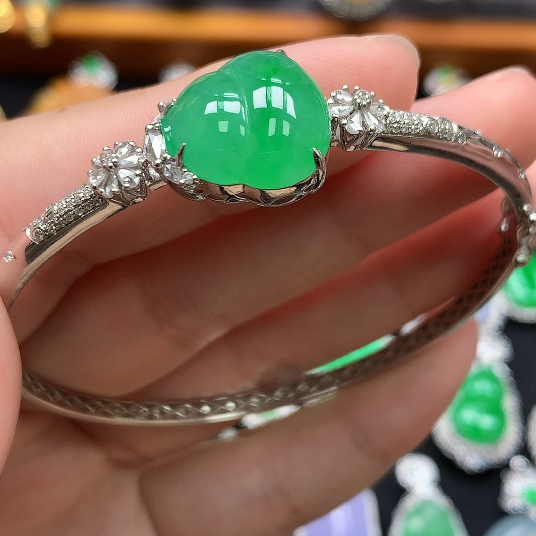 翡翠18K金镶嵌手镯