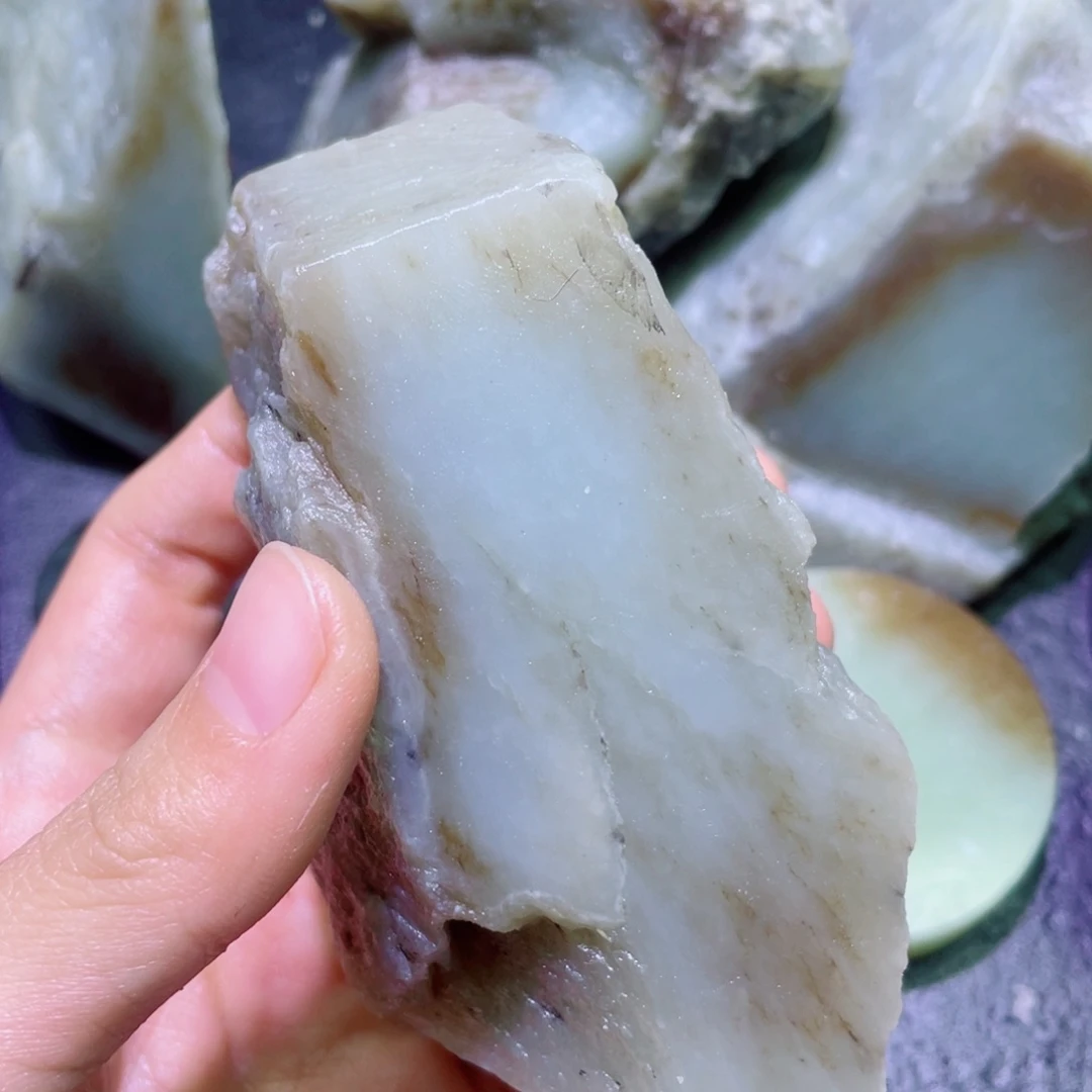 和田玉未镶嵌珠宝半成品