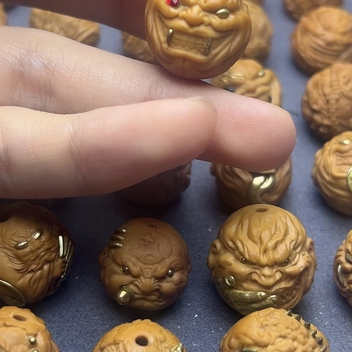吊坠猴头核桃红眼