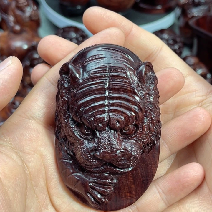 把件黄花梨/降香黄檀虎牌