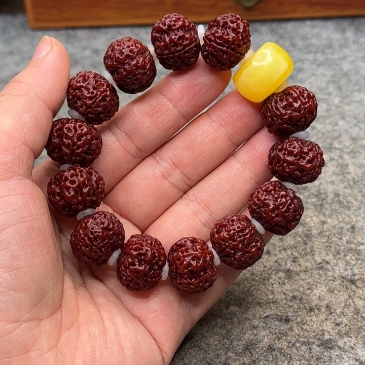 吊坠金刚菩提18mm蜂王