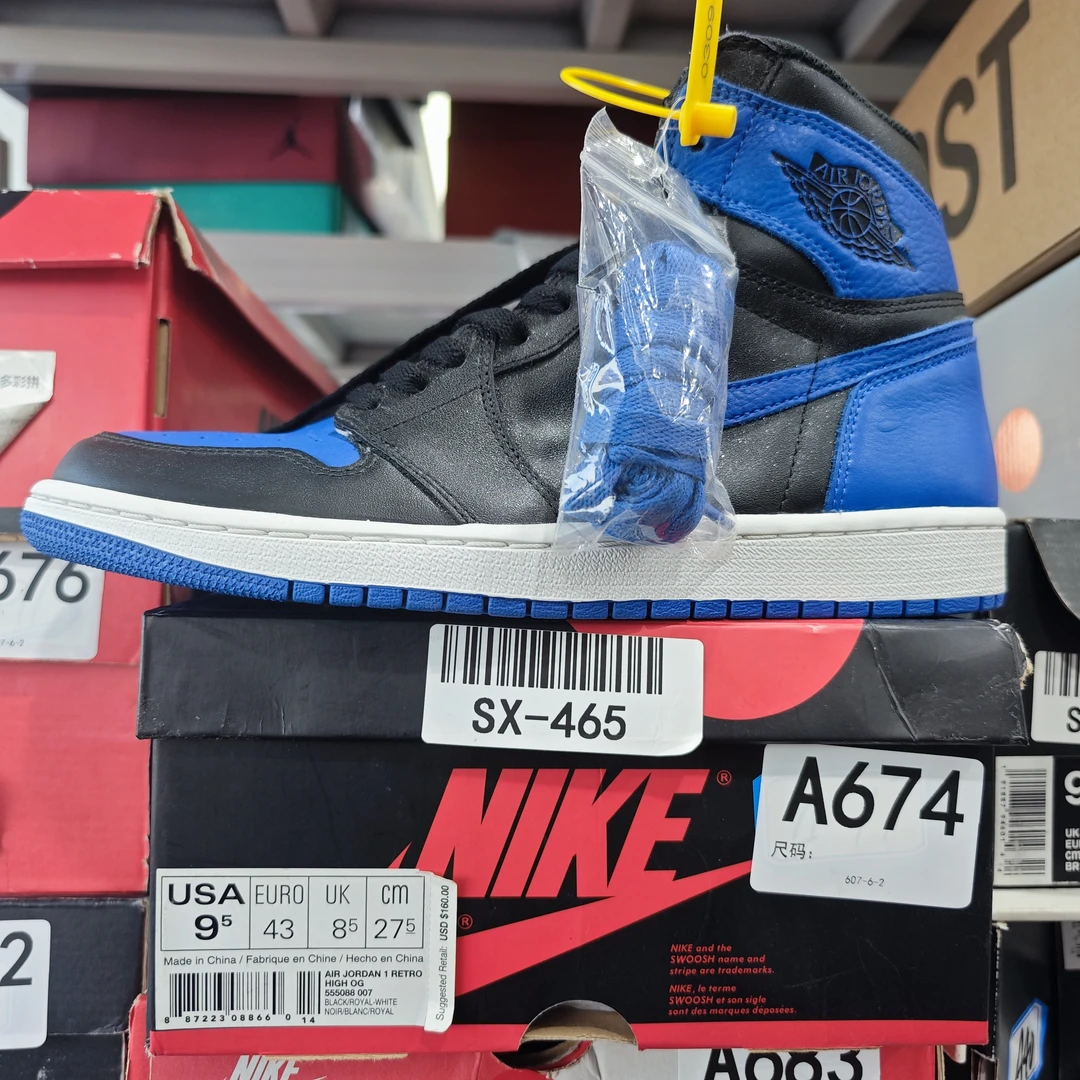 Nike aj1黑蓝高帮 43码 全新原盒 12.6 bai A674