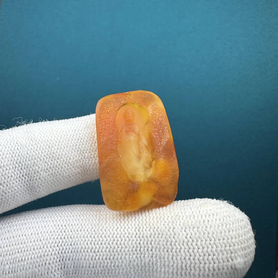 D3439[瑕疵]天然原矿蜜蜡 雕刻牌19*31*6mm支持复检假一赔十