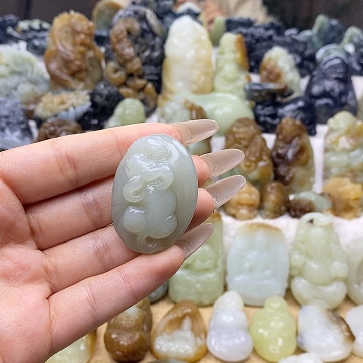 颈饰未镶嵌和田玉