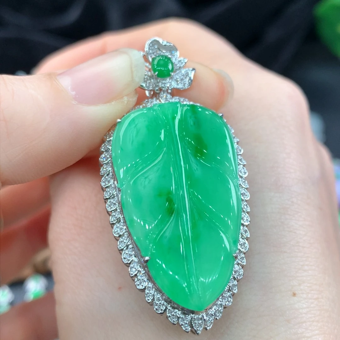 翡翠吊坠(不含链)18K金镶嵌