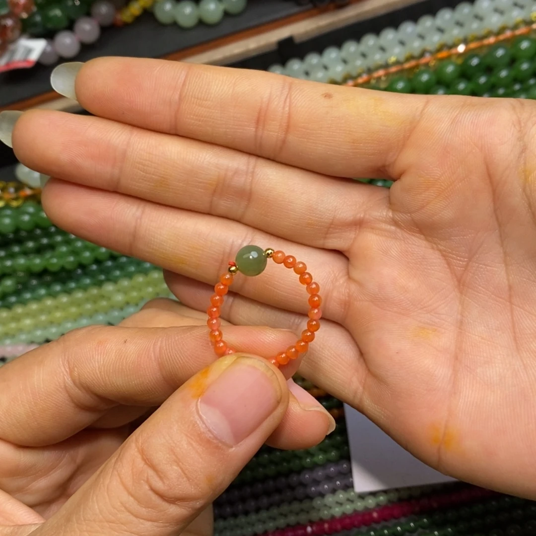 和田玉未镶嵌颈饰戒指