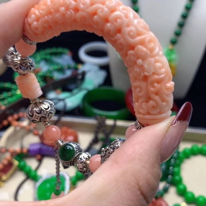 玛瑙/玉髓颈饰合金吊坠