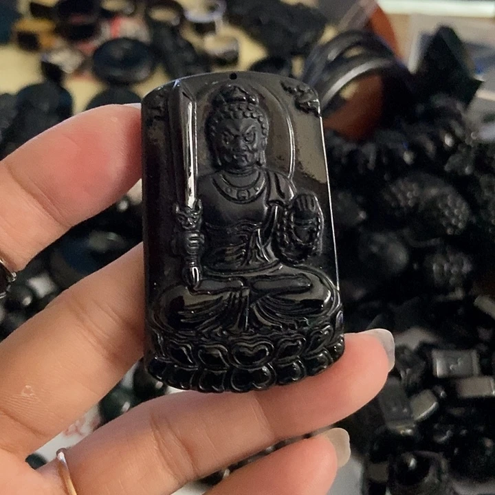 翡翠未镶嵌颈饰不动大漏