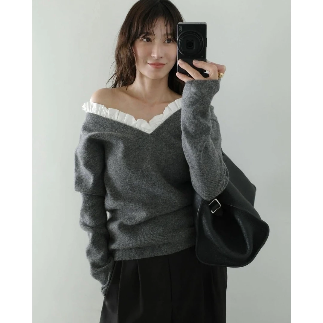 【MonTendre】秋冬新款 松本 设计感落肩木耳边装饰V领长袖针织衫女