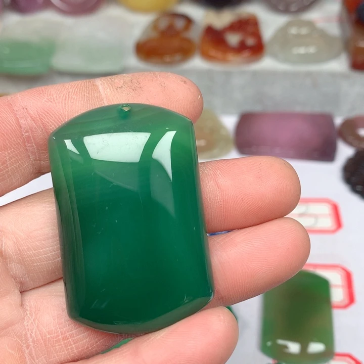 玛瑙/玉髓颈饰未镶嵌泈*