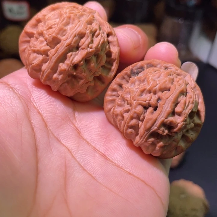 文玩核桃把件三角白