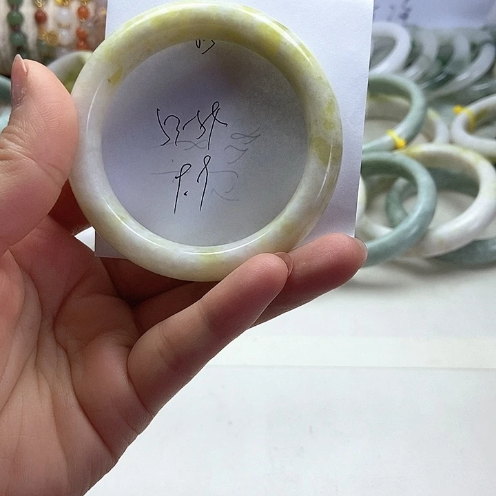 石英岩玉手镯未镶嵌