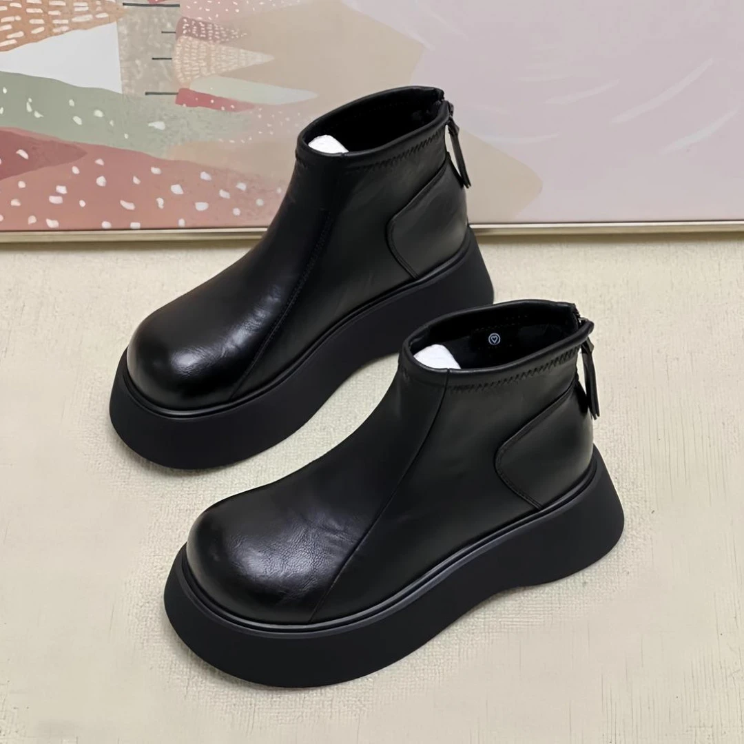 软皮厚底短靴女2025年冬新款烟筒底复古百搭小个子加绒女靴