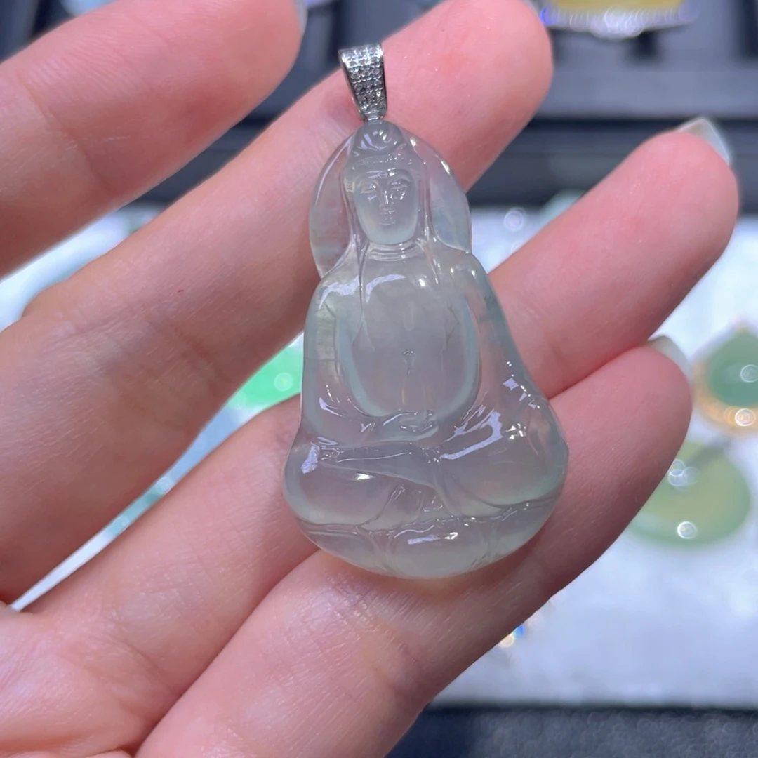 翡翠18K金镶嵌颈饰翡翠