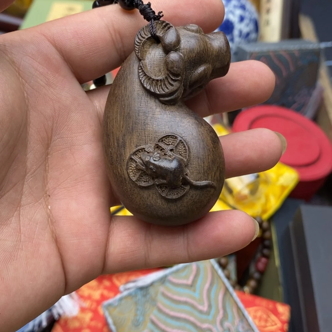 大叶紫檀（黑酸枝木类）