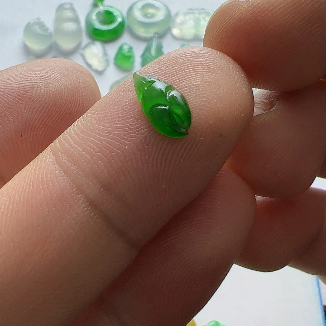 定制翡翠未镶嵌蟹钳