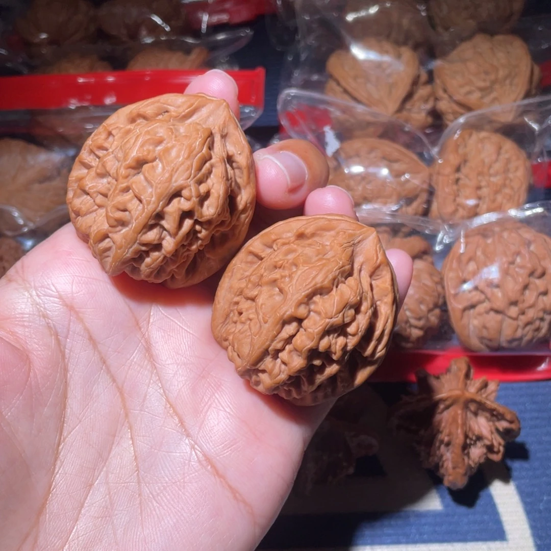 建***一文玩核桃吊坠全品红锦鲤40