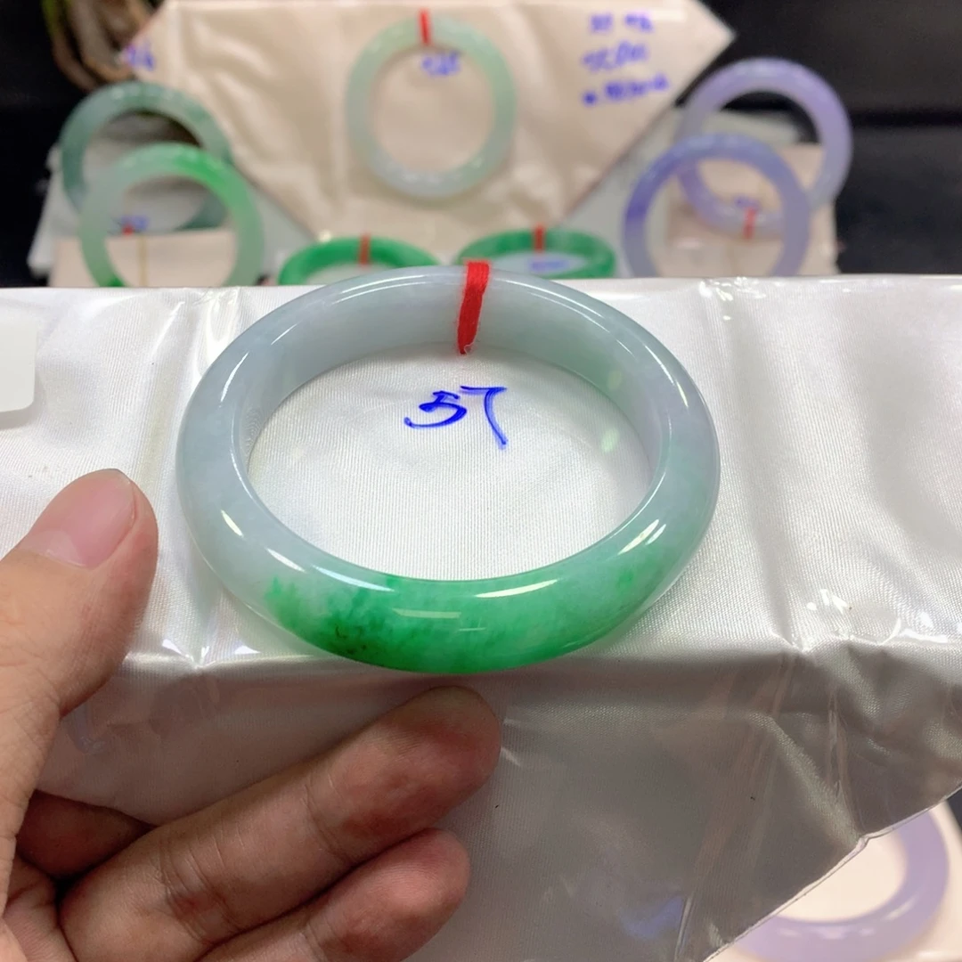 翡翠未镶嵌手镯翡翠