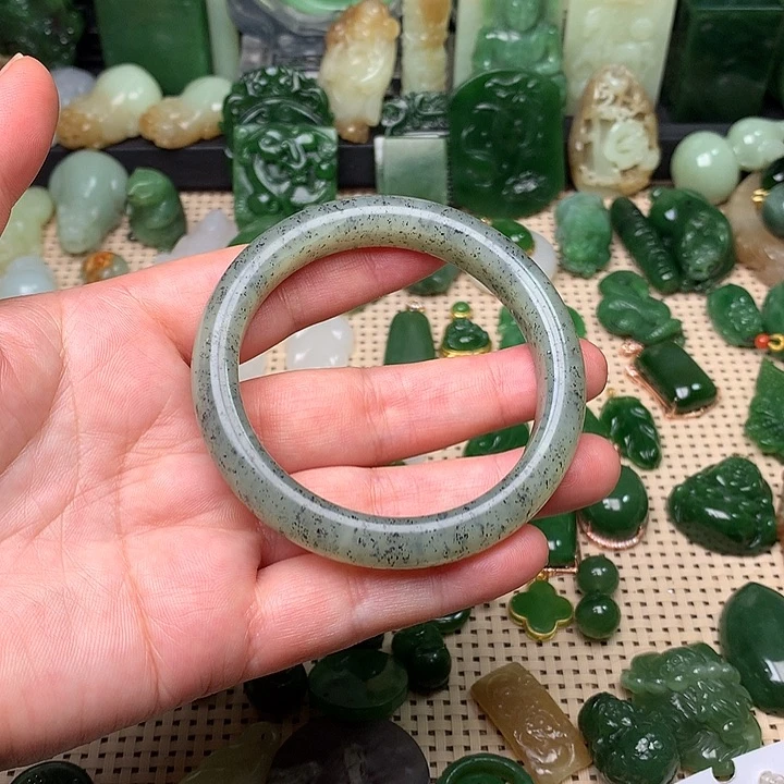 和田玉未镶嵌颈饰嗨**好