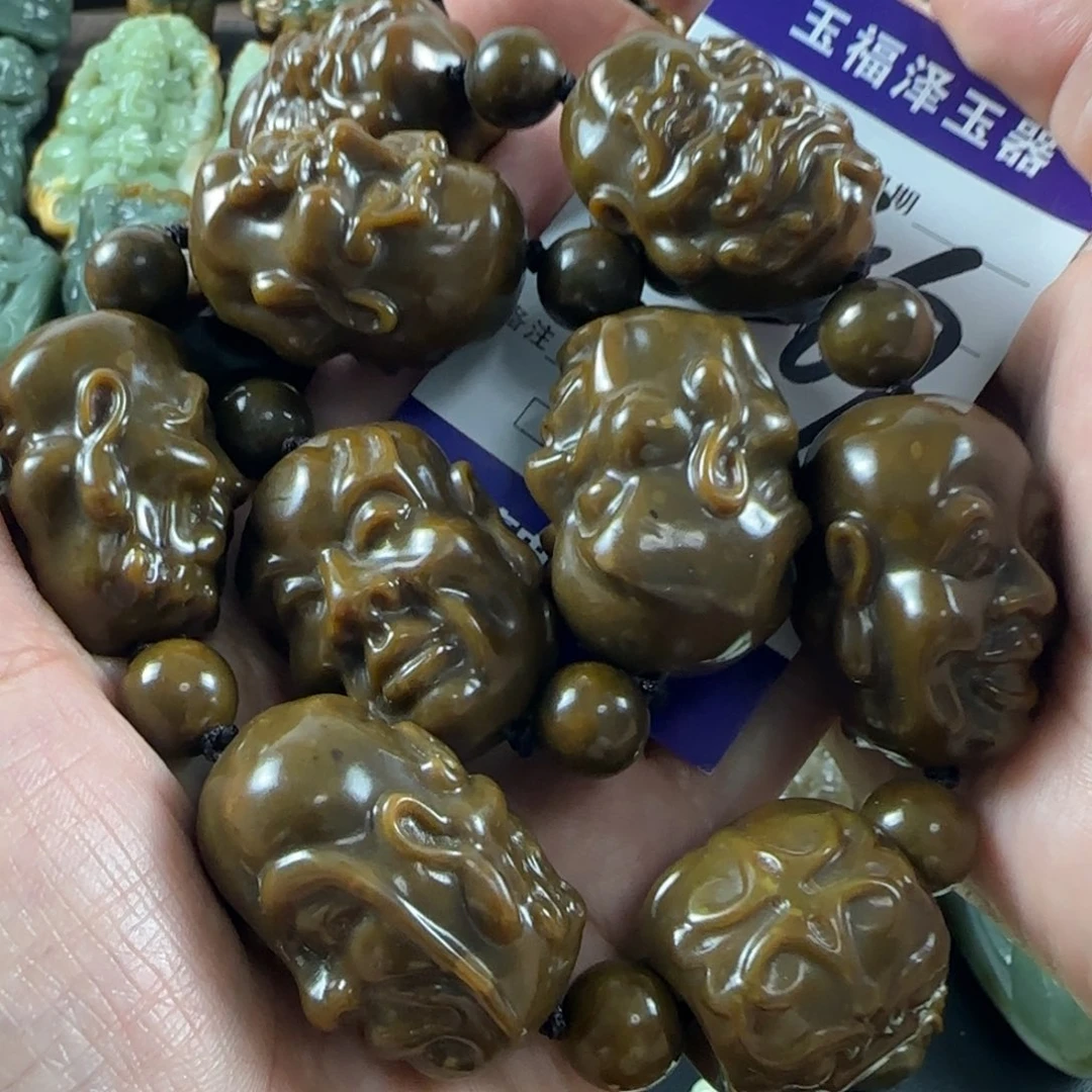 晴***1透闪石质玉未镶嵌手串