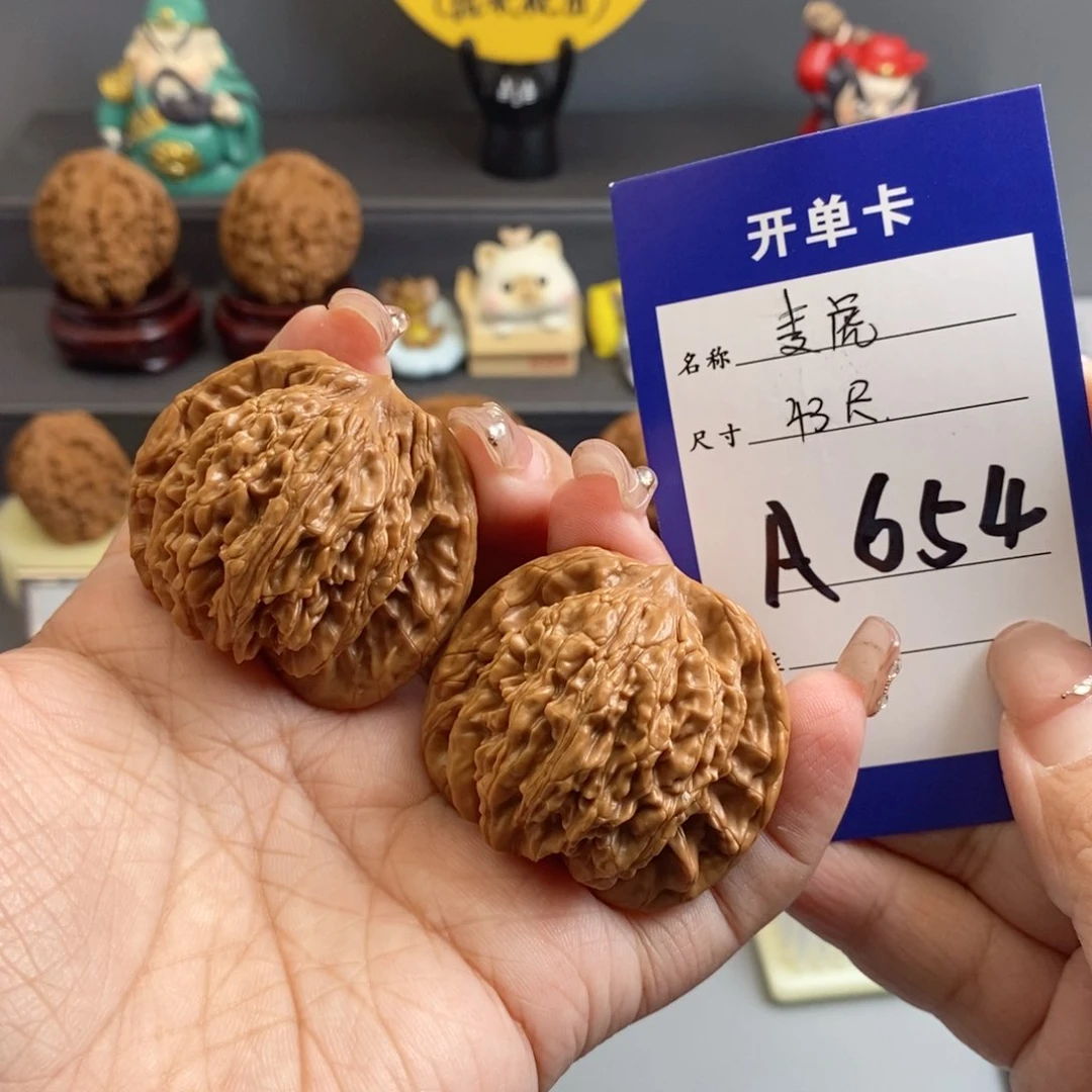 文玩核桃吊坠麦虎43