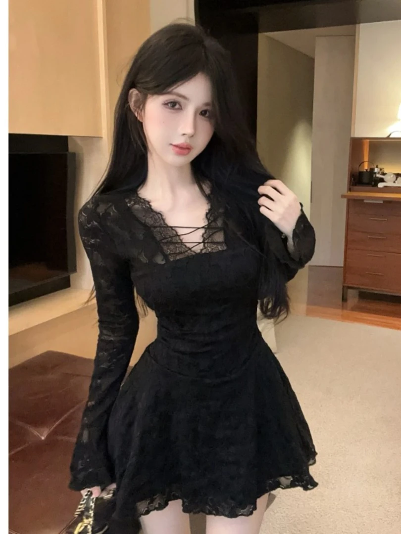 学院风套装连衣裙秋冬韩系纯欲风性感长袖蕾丝连衣裙收腰显瘦裙子