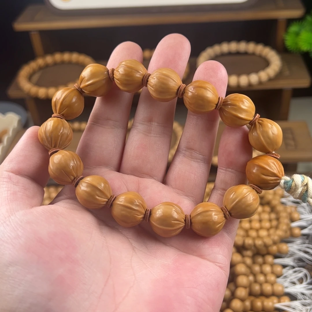 猴头核桃吊坠雕刻橄榄