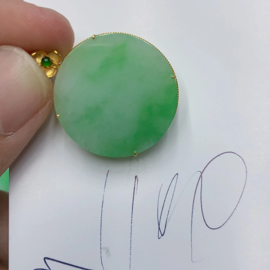 翡翠颈饰18K金镶嵌翡翠