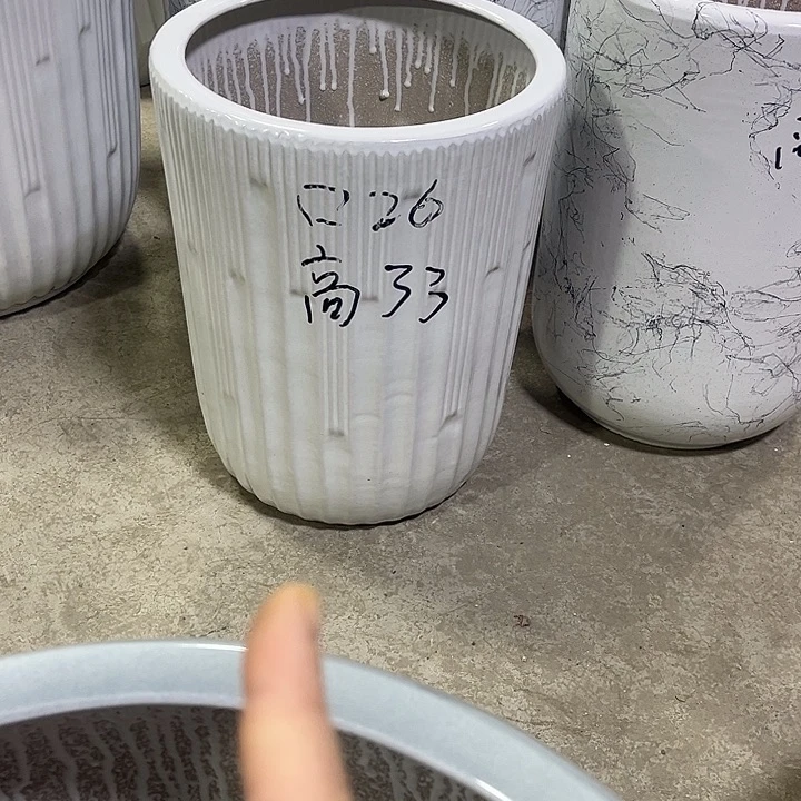 陶瓷大花盆小号一个