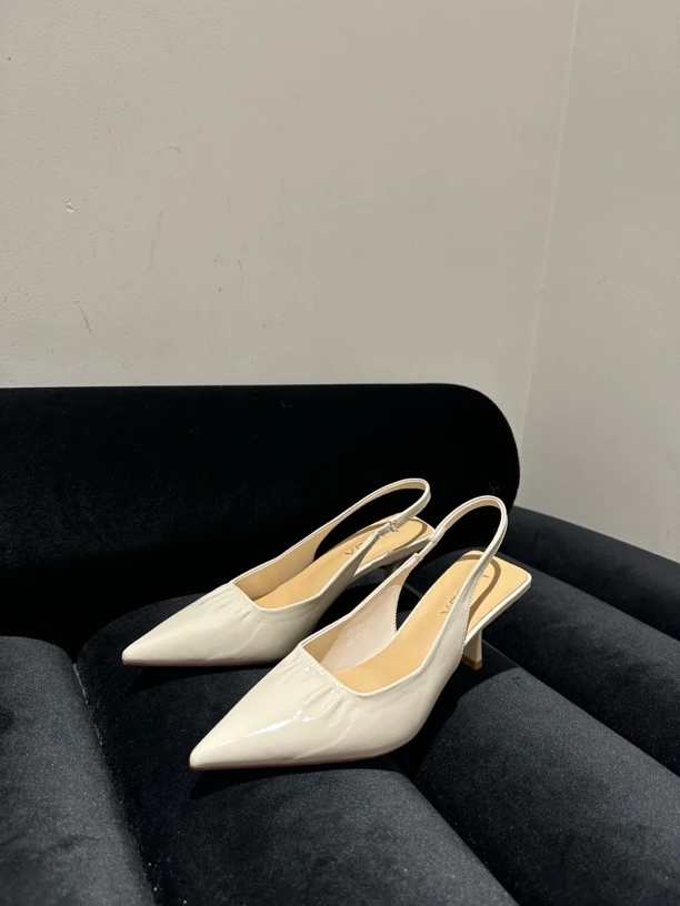 时尚气质法式中跟尖头凉鞋女夏季百搭露趾单鞋