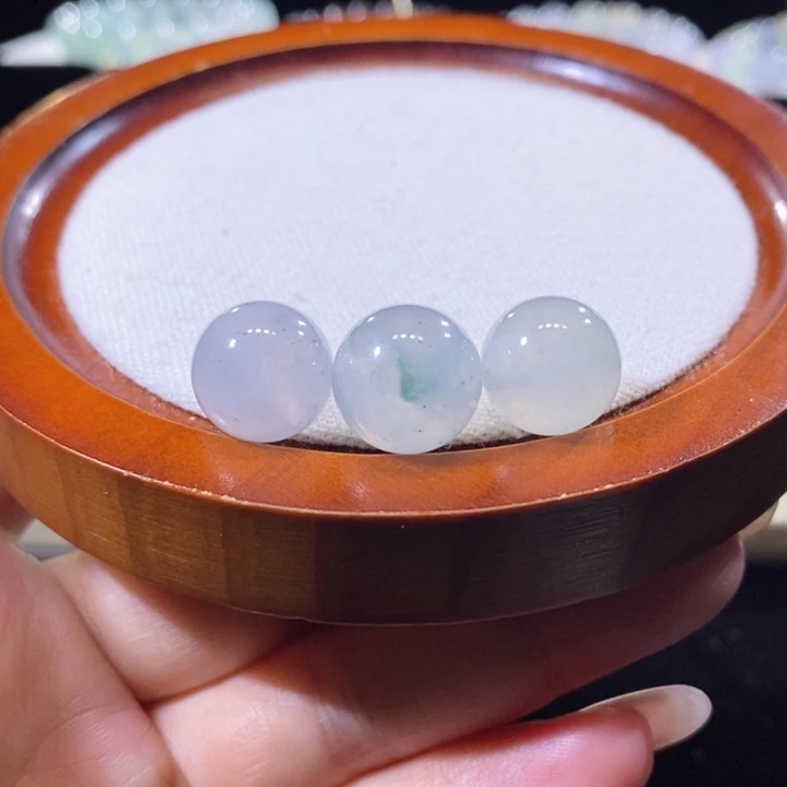 翡翠未镶嵌吊坠(不含链)翡翠放漏圆珠（多样性只发其一）