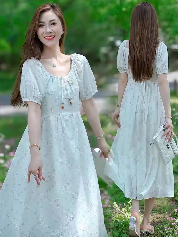 8599【裙长110】夏季新款时尚连衣裙女气质显瘦方领泡泡袖碎花法式
