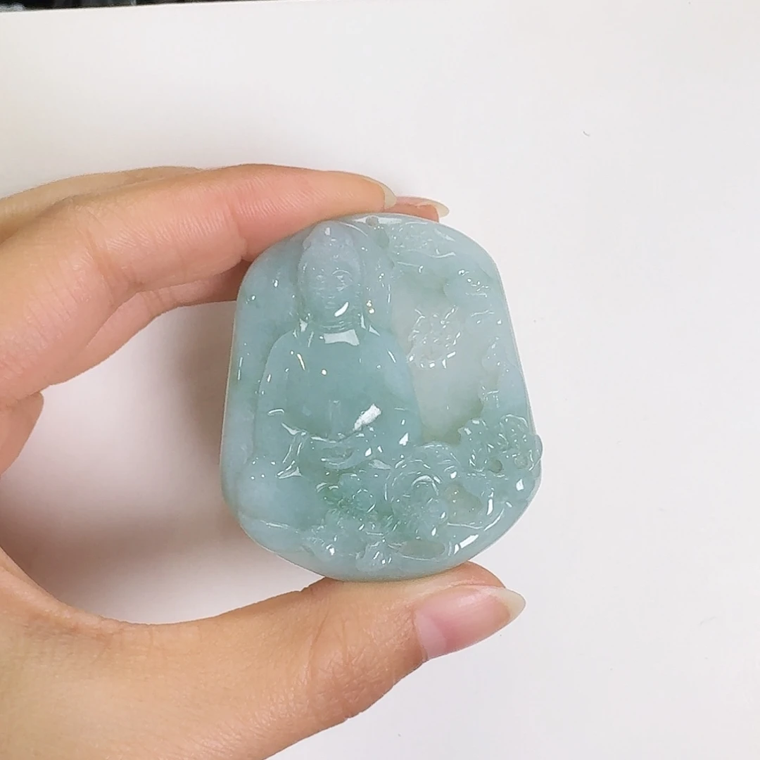 翡翠颈饰未镶嵌淡**利素衣观音