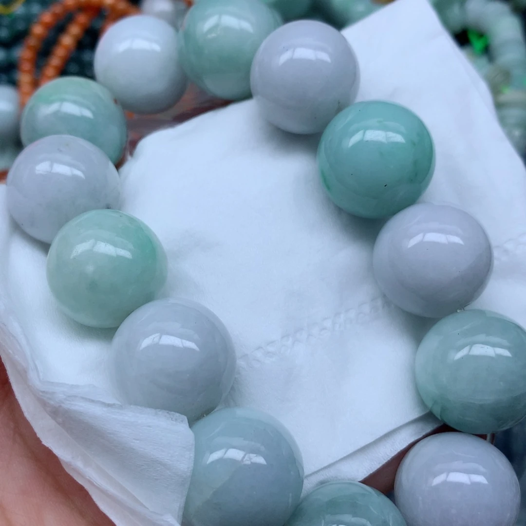 翡翠未镶嵌颈饰珠子