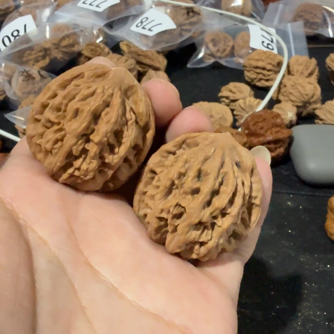 吊坠文玩核桃麦虎