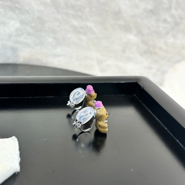 铜合金合成锆石耳饰 黑皮小熊耳夹耳环EH3406