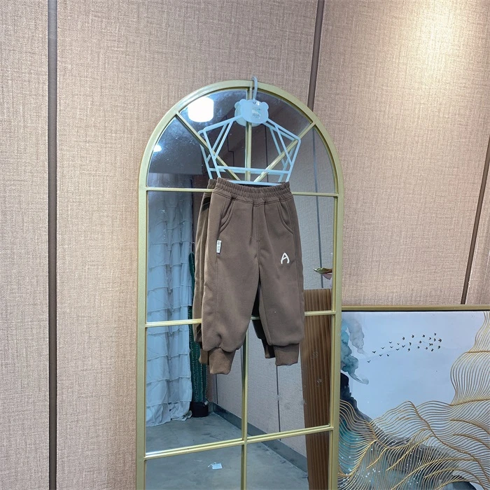 AN109   宝宝咖色厚裤子