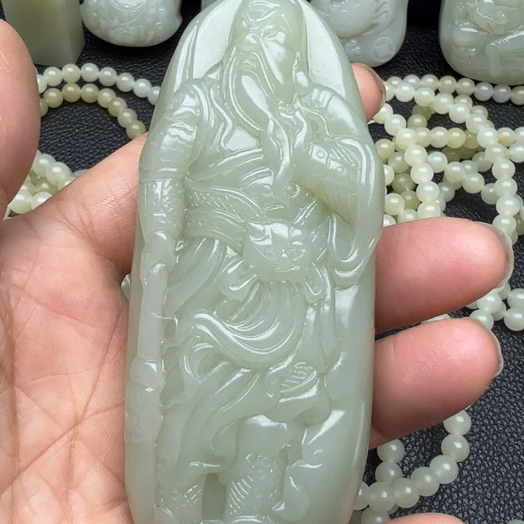 和田玉（糖玉）未镶嵌把件