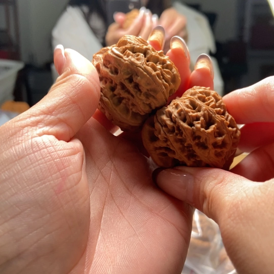 文玩核桃吊坠千佛山小粗筋28