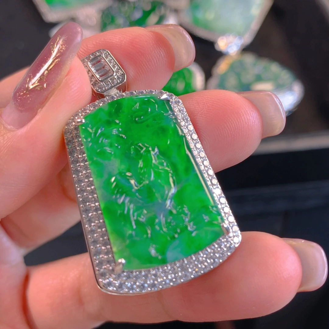 翡翠颈饰未镶嵌翡翠