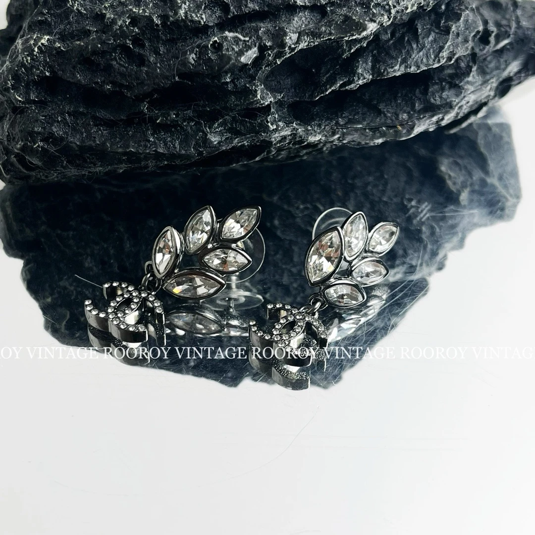 99新 Chanel/香奈儿 银色 麦穗 镶钻 耳钉 22K 秋冬高定系列/0425