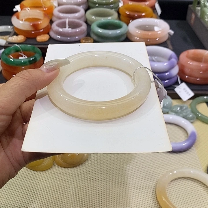 未镶嵌手镯石英质玉61
