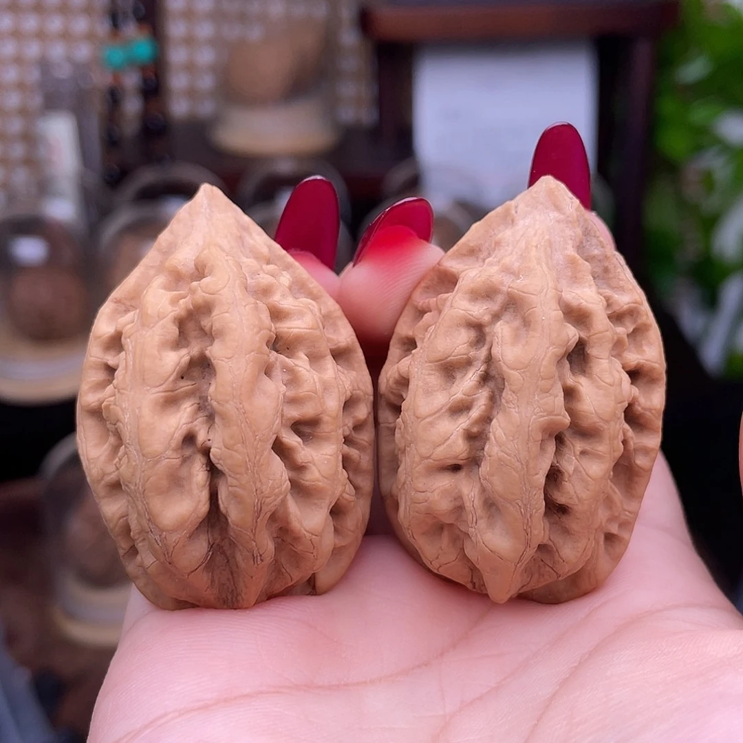 文玩核桃吊坠粗筋龙王塔