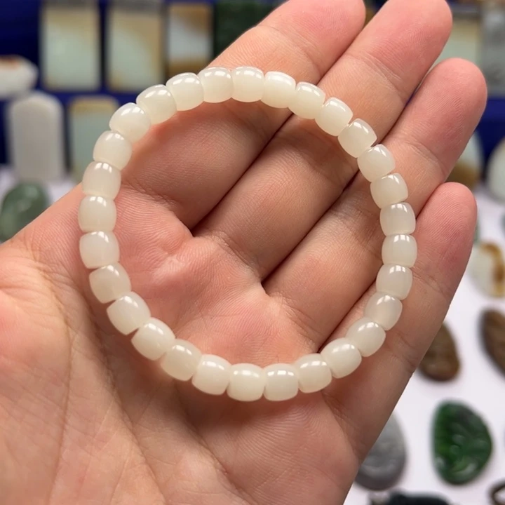 手饰和田玉未镶嵌