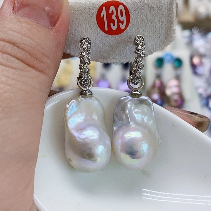 银S925镶嵌耳饰淡水珍珠