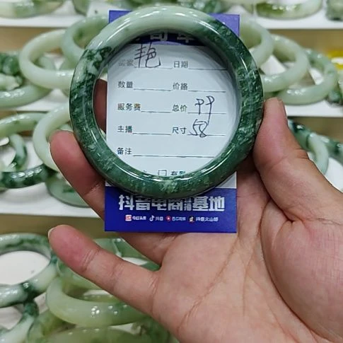 艳***未镶嵌透闪石-蛇纹石玉手镯