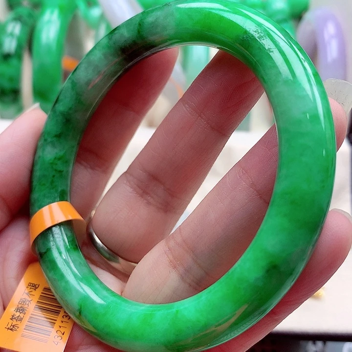 翡翠未镶嵌手镯翡翠