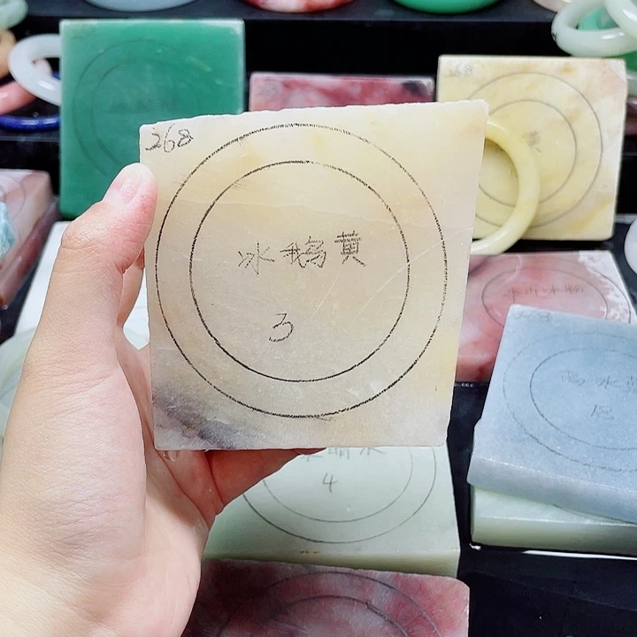 石英质玉手镯未镶嵌定制