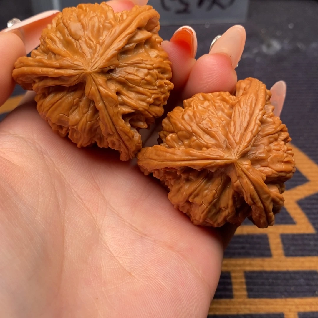 光***.文玩核桃吊坠白狮子