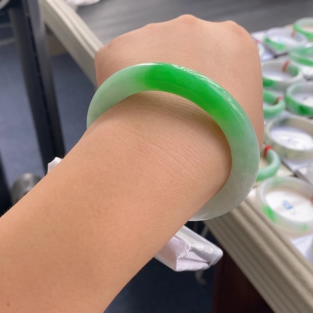 翡翠手镯未镶嵌5号